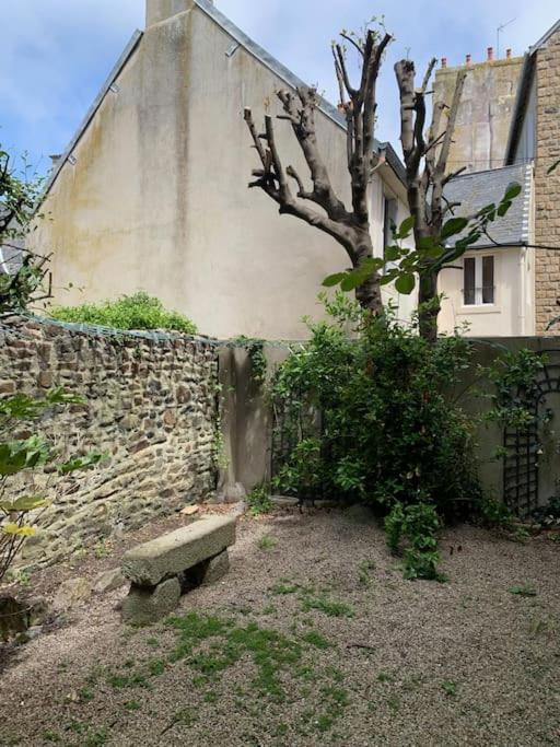 Maison Du Cap Lihou, Duplex Au 1Er Et 2Eme Etage Mansarde, Quartier Historique, Granville Exterior photo